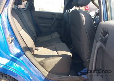 2010 Ford Focus Se from USA, damaged, VIN 1FAHP3FN7AW153563